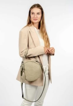 Suri Frey Verkoop -Suri Frey Verkoop 52e35b9b8b264a46ac05ae11d7f249c8