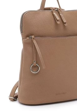 Suri Frey Debby - Rugzak - Darktaupe 14 Suri Frey Debby - Rugzak - Darktaupe -Suri Frey Verkoop 7b01e473c0524ddabe0e1c99e4dcc198