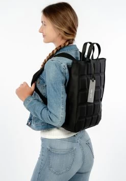 Suri Frey Bobby - Rugzak - Black -Suri Frey Verkoop 93ae4551abc34e50a8edc4940c73f2ce